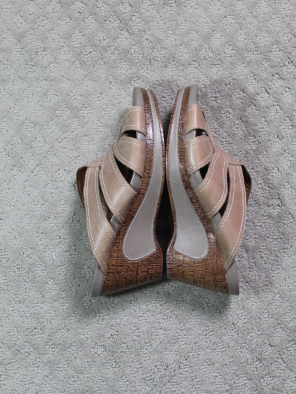 Natural Souls Size 8 Taupe 3" Wedge Heel Slides - Picture 4 of 6